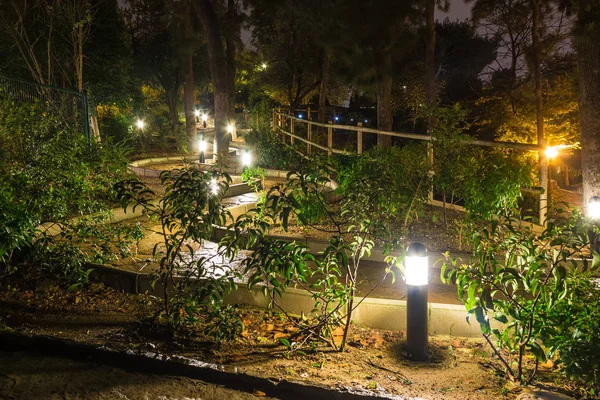 Paisaje nocturno en Poble Espanyol, Barcelona, España — Foto de Stock