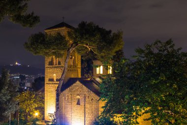 Poble Espanyol'daki Gece Romanesk Şapeli, Barselona, İspanya