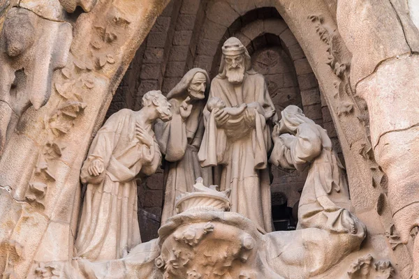 Sochy na fasádě chrámu Expiatori de La Sagrada Familia — Stock fotografie