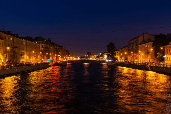 Ночной вид на реку Фонтанку, Санкт-Петербург, Россия — стоковое фото