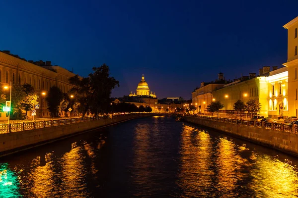 Nattvy över Moyka älv, Sankt Petersburg, Ryssland — Stockfoto