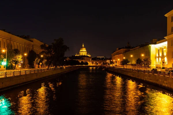 Nattvy över Moyka älv, Sankt Petersburg, Ryssland — Stockfoto