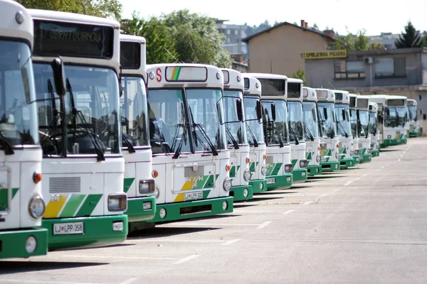 Transporte Público Autobús Urbano Autobuses Fila Aparcado — Foto de Stock