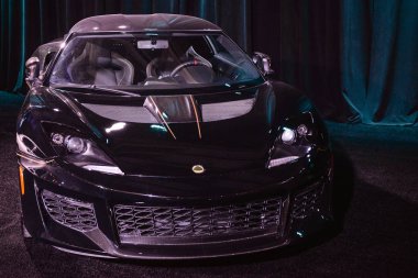 Toronto, Kanada - 15 Şubat 2019: Arabalar sunum sırasında Kanada Uluslararası Auto göstermek 2019 yılında Toronto, Kanada Metro Toronto Kongre Merkezi.