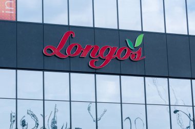 Toronto, ON, Kanada - 24 Ekim 2024: Toronto 'daki Longo mağaza tabelasına bakın