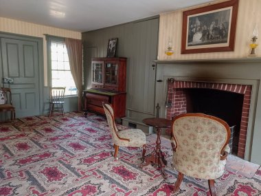 Toronto, ON, Kanada 10 Ekim 2024: 1860 'ların tarzında dekore edilmiş odaya bir göz atın...