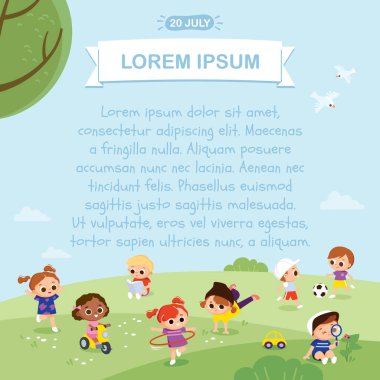 Dışarıda sevimli çocuklar oynuyor. Uluslararası Çocuk Günü. Çocuklar parkta oynuyor. Çocuklar yaz aktiviteleri açık havada.