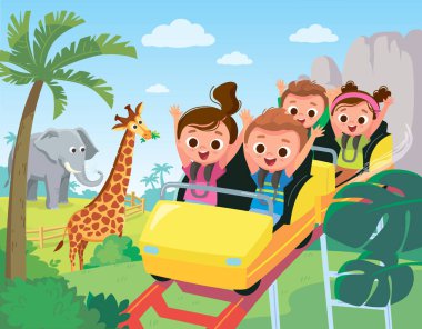 Hız treni. Lunaparkta hız trenine binen çocuklar. Çocuklar lunaparkta eğleniyor. Hız treni. Keyifli sürüşler.