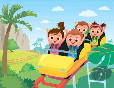 Hız treni. Lunaparkta hız trenine binen çocuklar. Çocuklar lunaparkta eğleniyor. Hız treni. Keyifli sürüşler.