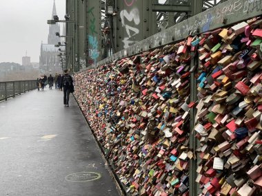 Köln Bridge anahtar kilitleri 