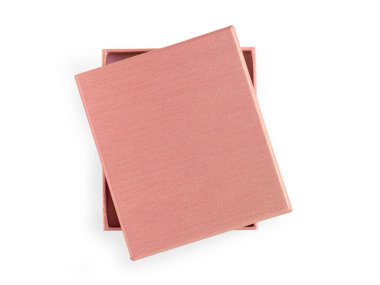 Bej hediye kutusu. Beyazda izole edilmiş, kırpma yolu da dahil. Üst görünüm