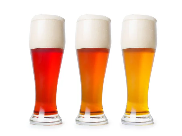 Τρεις Διαφορετικές Μπύρες Σκοτεινή Ελαφριά Και Κόκκινη Παραλλαγή Απομονωμένο Λευκό — Φωτογραφία Αρχείου