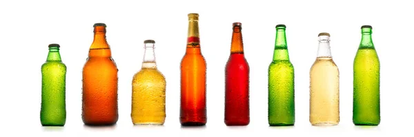 Verschillende Bierflesjes Met Waterdruppels Verzamelen Geïsoleerd Wit — Stockfoto
