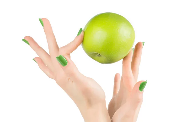 Manos Mujer Con Uñas Verdes Sosteniendo Cuidadosamente Manzana Fresca Verde — Foto de Stock