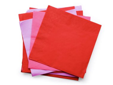 Renkli kağıt peçeteler üst manzara yığını. Beyaz üzerine izole edilmiş, kırpma yolu dahil