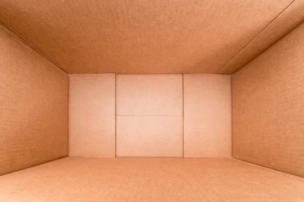 Širokoúhlý Pohled Uvnitř Velké Hrubé Lepenkové Krabice — Stock fotografie