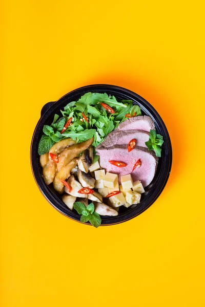 Hawaiian Vegetarische Poke Kom Met Rundvlees Kant Klare Fast Food — Stockfoto