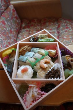 Japon kutusu öğle, görünümü kadar yakın