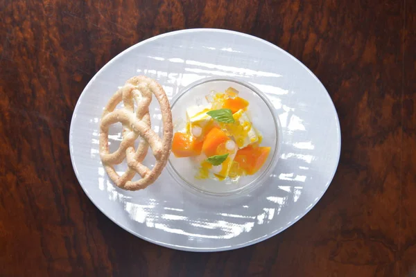 Ensalada Frutas Con Galletas —  Fotos de Stock