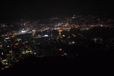 Şehrin güzel gece manzarası