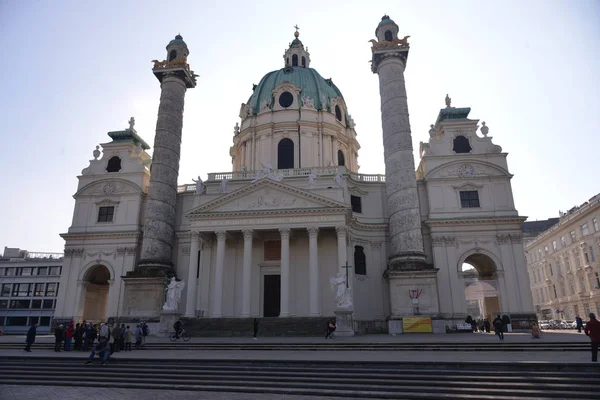 Mały Kąt Widzenia Kościoła Karlskirche Wiedeń Austria — Zdjęcie stockowe