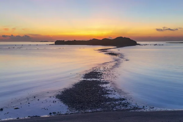 Vista Panorámica Playa Con Cielo Nublado Puesta Sol — Foto de Stock