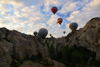 Türkiye 'nin Kapadokya üzerinde sıcak hava balonları