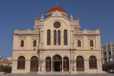 Gündüz kilisenin cephe manzarası 
