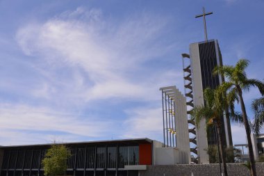 Gündüzleri katedral cephesi  