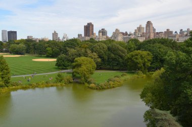 Gündüz vakti nehir manzarası