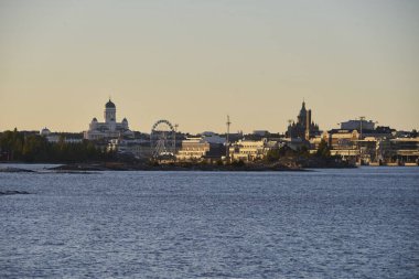 akşam nehirden görünümü