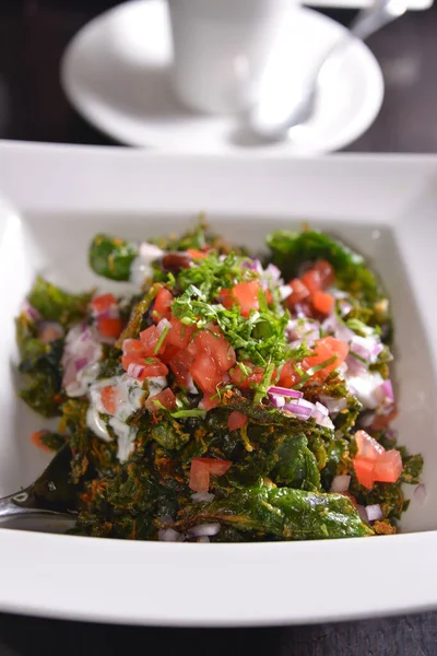 Primo Piano Insalata Fresca Sul Piatto — Foto Stock