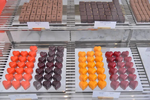 Çeşitli Çikolatalı Tatlılar Yakın Plan — Stok fotoğraf