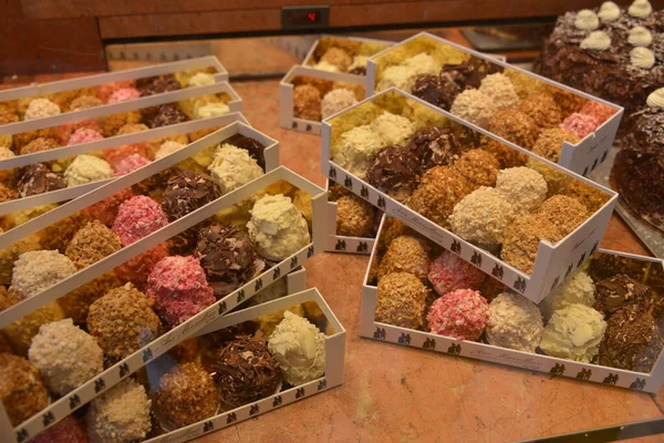 Zásobníky Čokoládovými Glazovanými Bonbóny — Stock fotografie