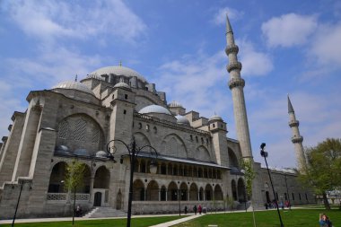 İstanbul 'da cami, hindi