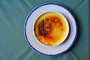 Lezzetli tatlıyı yakın.