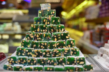 Lezzetli tatlıyı yakın.