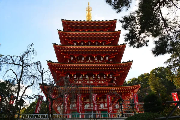 日本の昼間の寺院建築 — ストック写真