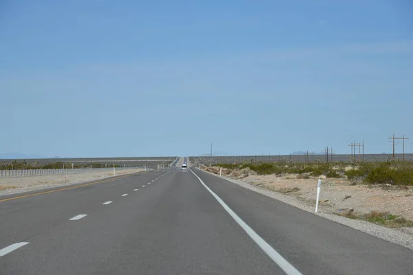 Gündüz Asfalt Yolu — Stok fotoğraf