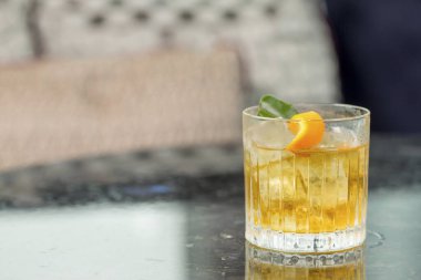 Hong Kong 'da masada kokteyl.