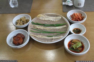 Kore 'deki yiyecekleri kapatın.