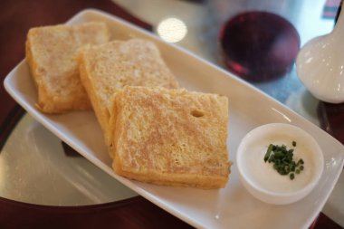 Macaristan 'daki Budapeşte Kafe New York' ta yemekleri kapatıyoruz. 