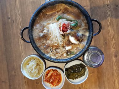 Kore Seul 'de yiyecek kapatıyoruz.