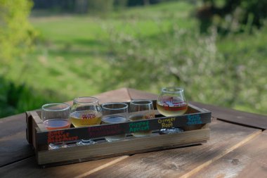 Kanada 'da içkileri yakın.