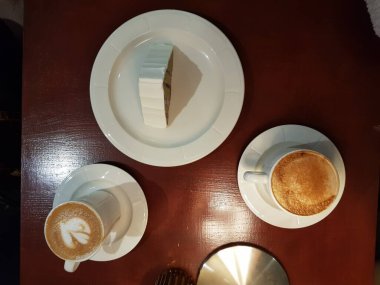 Kore 'de kahve ve tatlı.