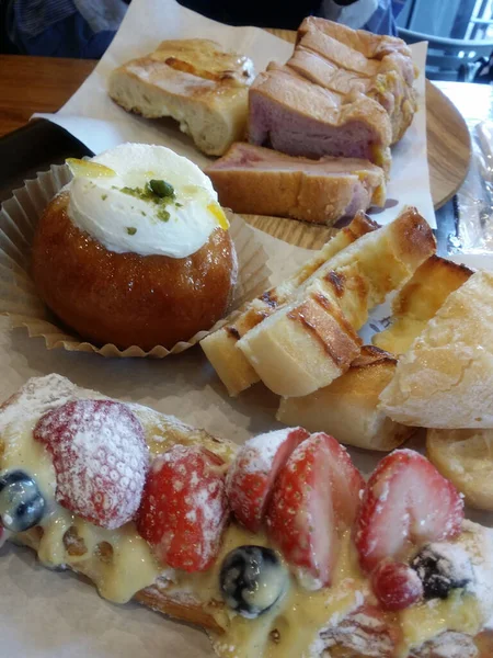 Hongkong Kowloon 'daki restoranda lezzetli bir kokteyl.