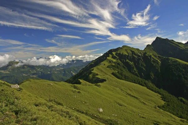 Qilai North Peak Mraky Tchaj Wan — Stock fotografie