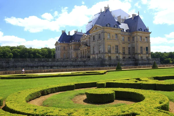 Francie Chateau Villeweykant Zahradní Květinové Záhony — Stock fotografie
