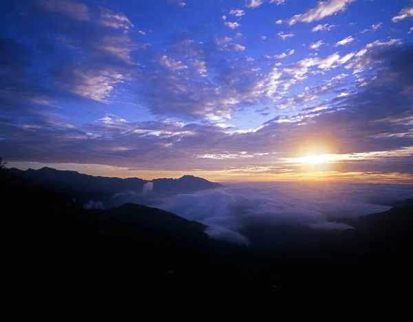 Восход Солнца Красочные Облака Ночной Вид — стоковое фото