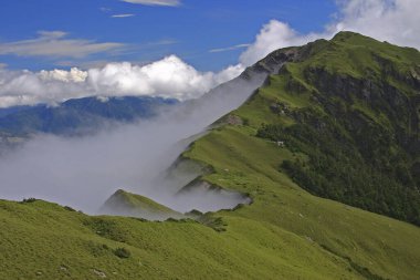 Qilai Kuzey Tepesi Tayvan bulutları